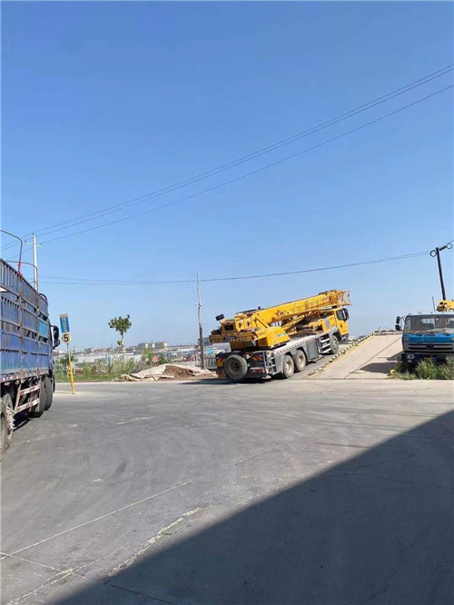 化隆25吨吊车的租赁价格大概是多少？